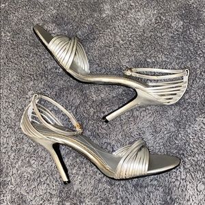 Chinese Laundry heels, size 6